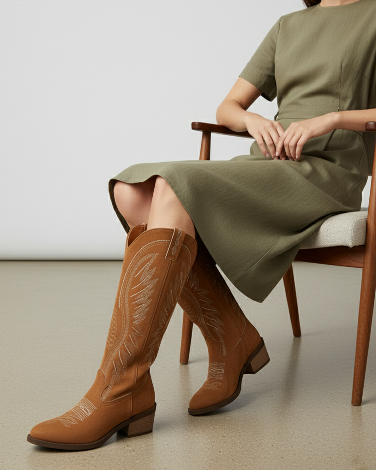 Old Aura | Women’s Western-Style Boots with Mid-Height Block Heel