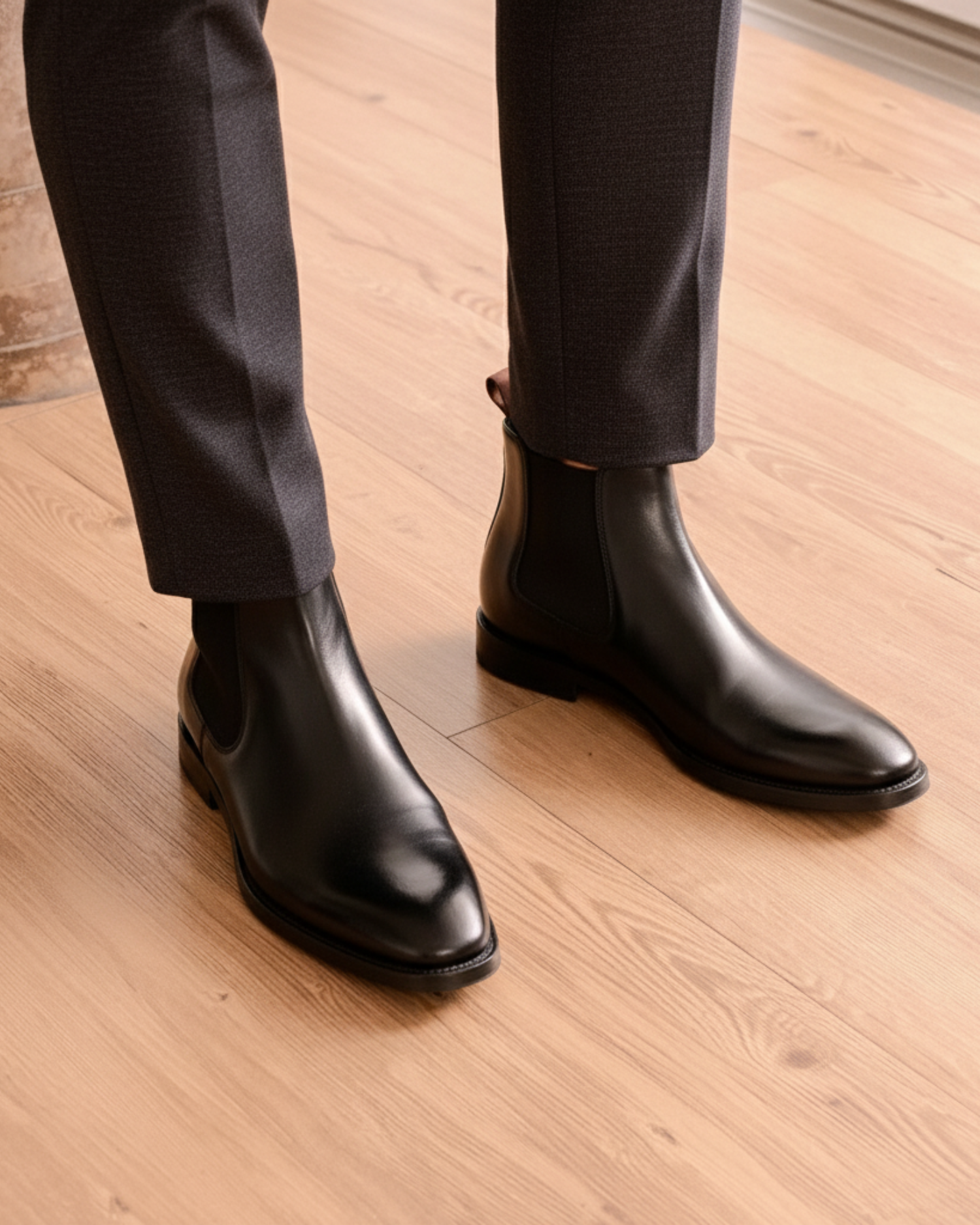 Old Aura | Men’s Elastic Side Panel Chelsea Boots with Almond Toe