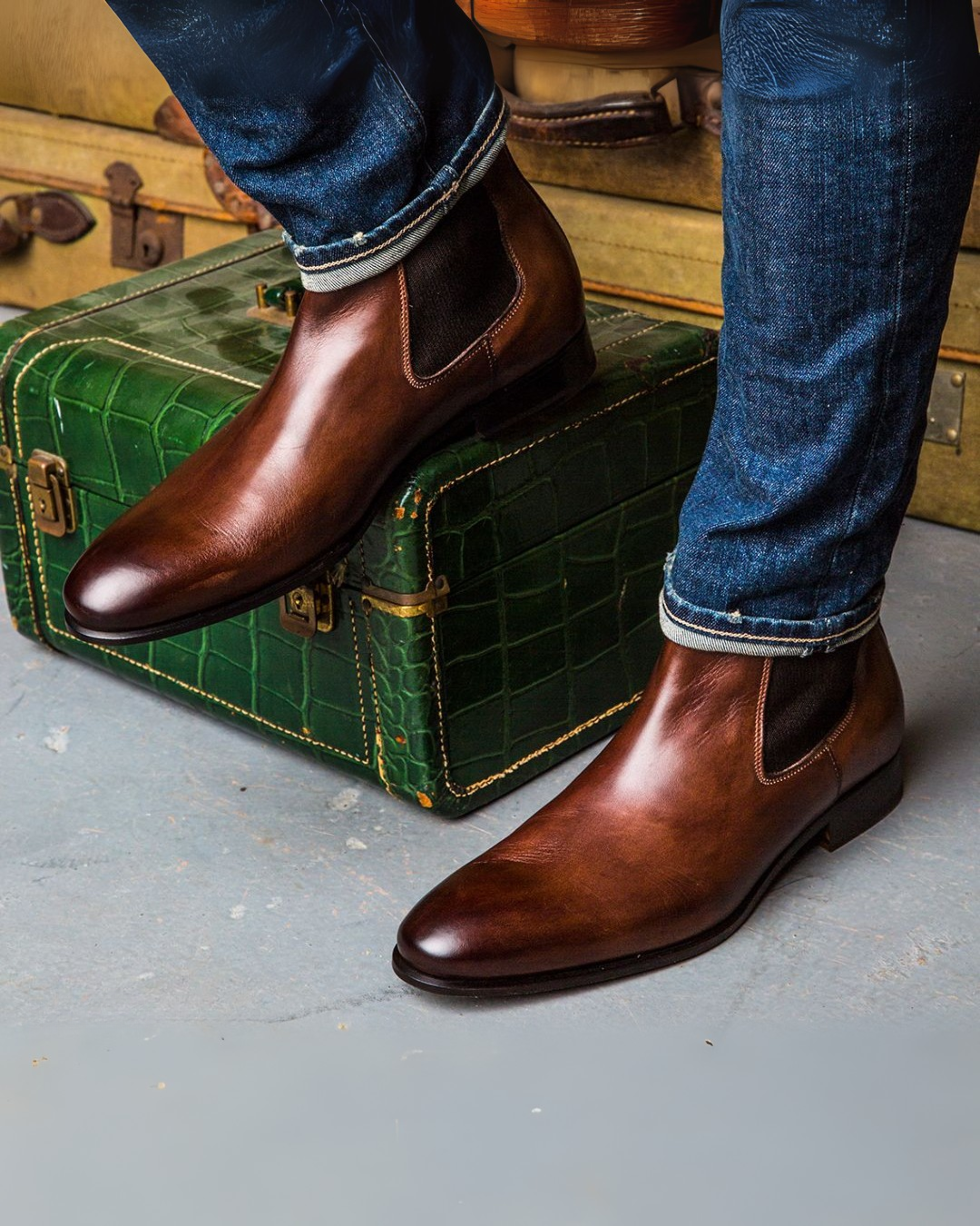 Old Aura | Men’s Elastic Side Panel Chelsea Boots with Almond Toe